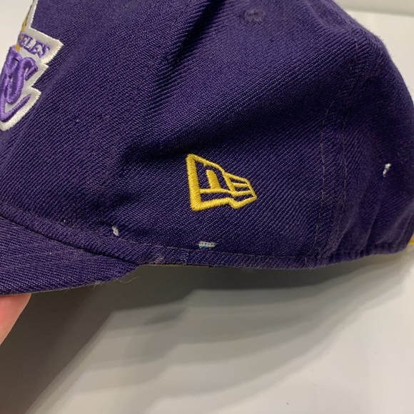 New Era- Vintage Lakers NBA snap back baseball hat purple - Picture 6 of 7
